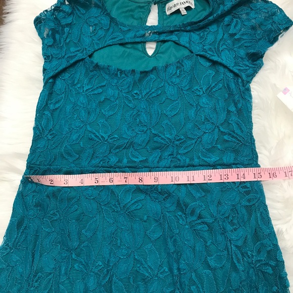 New Almost Famous stretch lace teal dress - Picture 5 of 6